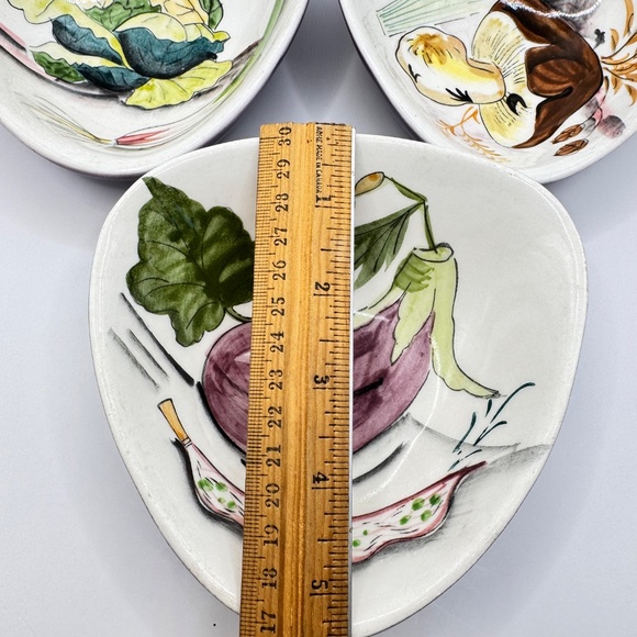 Vintage Mancioli Italian pottery footed bowl with 3 matching small bowls. - Picture 6 of 11